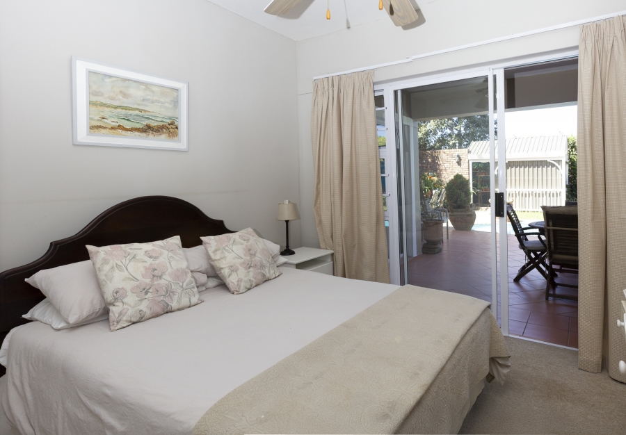 5 Bedroom Property for Sale in Kleinemonde Eastern Cape